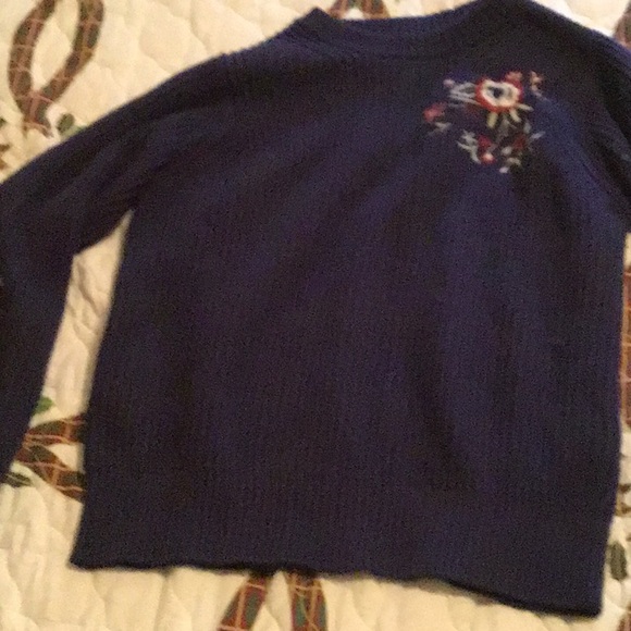 Sweater - Picture 1 of 3